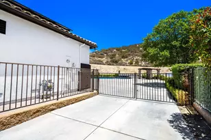 13435 Canyon Crest Rd, Yucaipa, CA 92399 - Photo 23
