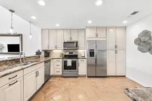 38674 Wisteria Dr, Palm Desert, CA 92211 - Photo 9