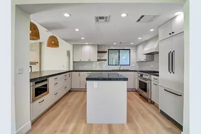 9721 Siwanoy Drive, Desert Hot Springs, CA 92240 - Photo 7