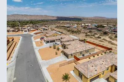8680 Monument View Drive, Yucca Valley, CA 92284 - Photo 31