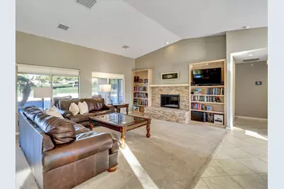 8567 Clubhouse Boulevard, Desert Hot Springs, CA 92240 - Photo 9