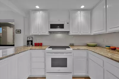 737 N Madrid Circle, Palm Springs, CA 92262 - Photo 9