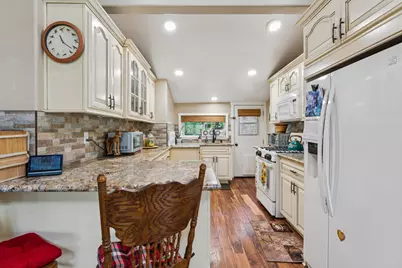 1557 Edge Cliff, Lake Arrowhead, CA 92352 - Photo 13