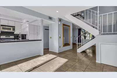 266 E Via Escuela #G, Palm Springs, CA 92262 - Photo 9