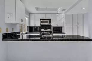 266 E Via Escuela, Palm Springs, CA 92262 - Photo 11