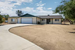 58391 Carlyle Dr, Yucca Valley, CA 92284 - Photo 5