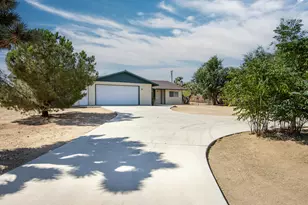 58391 Carlyle Dr, Yucca Valley, CA 92284 - Photo 3