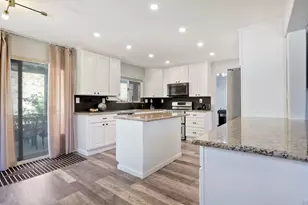 31546 Golden Lion Dr, Temecula, CA 92591 - Photo 11