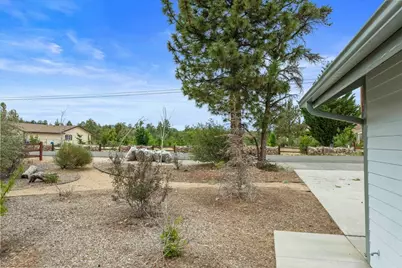 187 Dixie Lee Lane, Sugarloaf, CA 92386 - Photo 37
