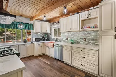 33910 Meadow Lane, Green Valley Lake, CA 92341 - Photo 15