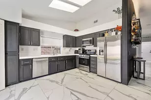 37851 Hollister Dr, Palm Desert, CA 92211 - Photo 9