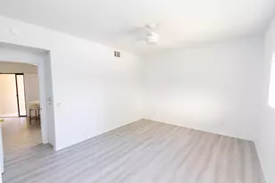 255 S Avenida Caballeros, Palm Springs, CA 92262 - Photo 17