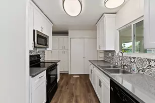 33530 Carlsbad Cir, Thousand Palms, CA 92276 - Photo 5