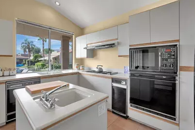 9 Lake Shore Drive, Rancho Mirage, CA 92270 - Photo 19