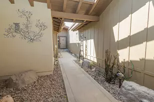 203 Wild Horse Dr, Palm Desert, CA 92211 - Photo 35