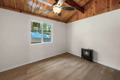 712 San Bernardino Avenue, Sugarloaf, CA 92386 - Photo 11