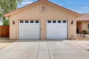 1081 Aberdeen Dr, Thermal, CA 92274 - Photo 5