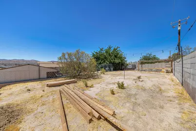 57530 Warren Way, Yucca Valley, CA 92284 - Photo 33