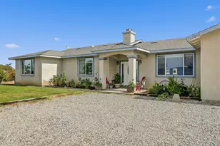 42030 Wildwood Ln, Aguanga, CA 92536 - Photo 3