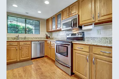 2001 E Camino Parocela #C21, Palm Springs, CA 92264 - Photo 11