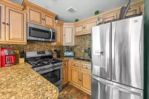 300 Hilltop Ln, Big Bear City, CA 92314 - Photo 19