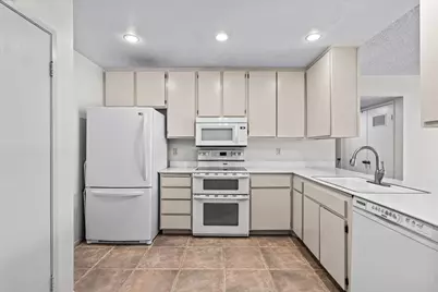 2620 N Whitewater Club Drive #D, Palm Springs, CA 92262 - Photo 11