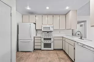 2620 N Whitewater Club Dr, Palm Springs, CA 92262 - Photo 11