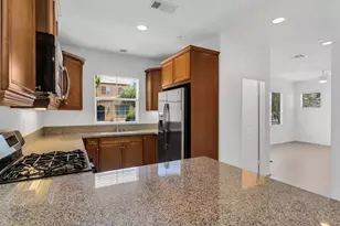 530 Calle Vibrante, Palm Desert, CA 92211 - Photo 9
