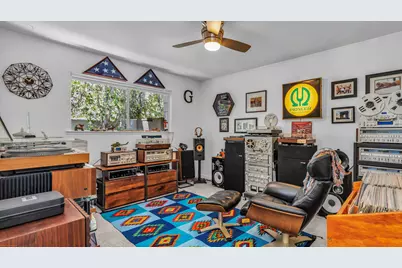 1541 E Madrona Drive, Palm Springs, CA 92264 - Photo 23