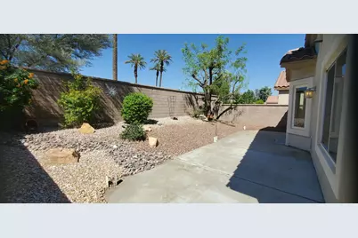 39737 Kent Drive, Palm Desert, CA 92211 - Photo 11