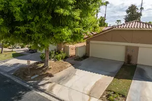 250 Serena Dr, Palm Desert, CA 92260 - Photo 45