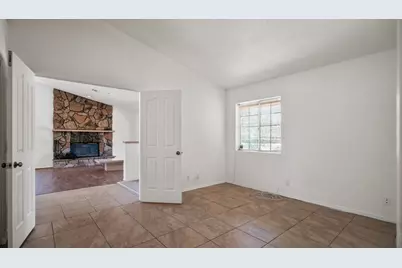 8582 Frontera Avenue, Yucca Valley, CA 92284 - Photo 11