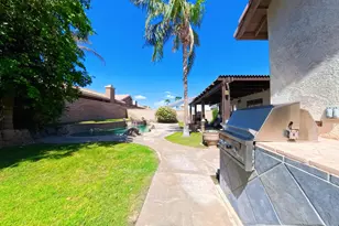 37879 Hollister Dr, Palm Desert, CA 92211 - Photo 9