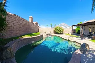 37879 Hollister Dr, Palm Desert, CA 92211 - Photo 11