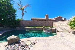 37879 Hollister Dr, Palm Desert, CA 92211 - Photo 13