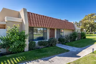 35981 Novio Ct, Rancho Mirage, CA 92270 - Photo 3