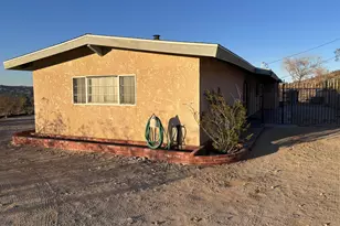 7891 Victor Vista Ave, Yucca Valley, CA 92284 - Photo 5
