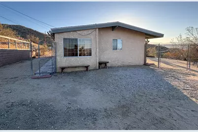 7891 Victor Vista Avenue, Yucca Valley, CA 92284 - Photo 39