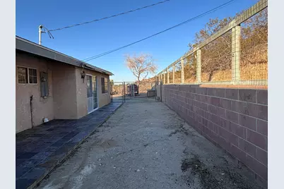 7891 Victor Vista Avenue, Yucca Valley, CA 92284 - Photo 35