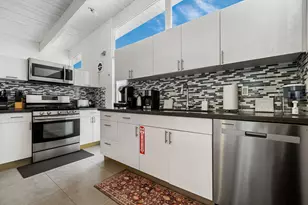 2875 E Wyman Dr, Palm Springs, CA 92262 - Photo 13
