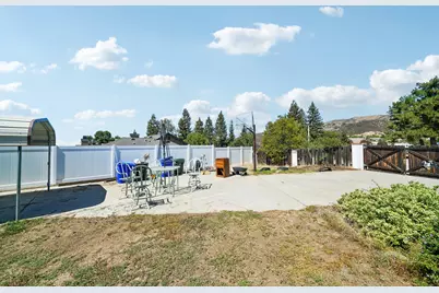 36261 Serape Drive, Yucaipa, CA 92399 - Photo 43