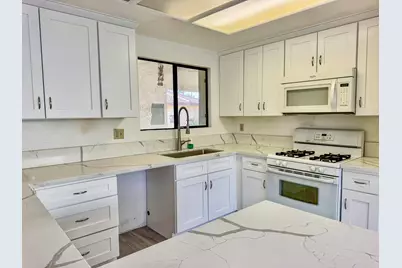 27136 Shadowcrest Lane, Cathedral City, CA 92234 - Photo 7