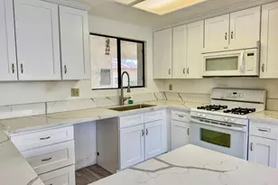 27136 Shadowcrest Ln, Cathedral City, CA 92234 - Photo 7