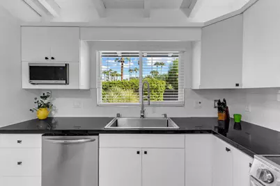 1075 E Sunny Dunes Road, Palm Springs, CA 92264 - Photo 23