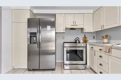9180 Warwick Drive, Desert Hot Springs, CA 92240 - Photo 11