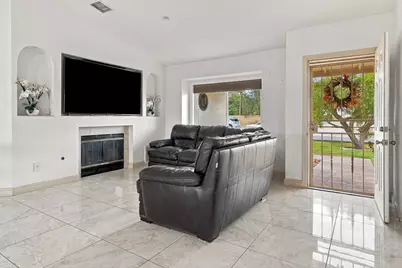 30651 Desert Moon Drive, Thousand Palms, CA 92276 - Photo 7
