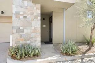 810 E Palm Canyon Dr, Palm Springs, CA 92264 - Photo 9