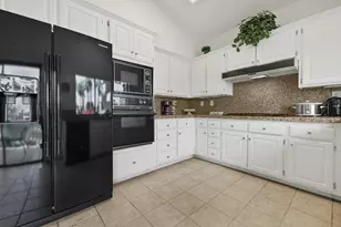 162 Lost River Dr, Palm Desert, CA 92211 - Photo 9
