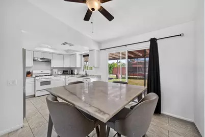 31110 Avenida Maravilla, Cathedral City, CA 92234 - Photo 9