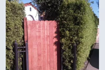 2227 Redondo Boulevard, Los Angeles, CA 90016 - Photo 1